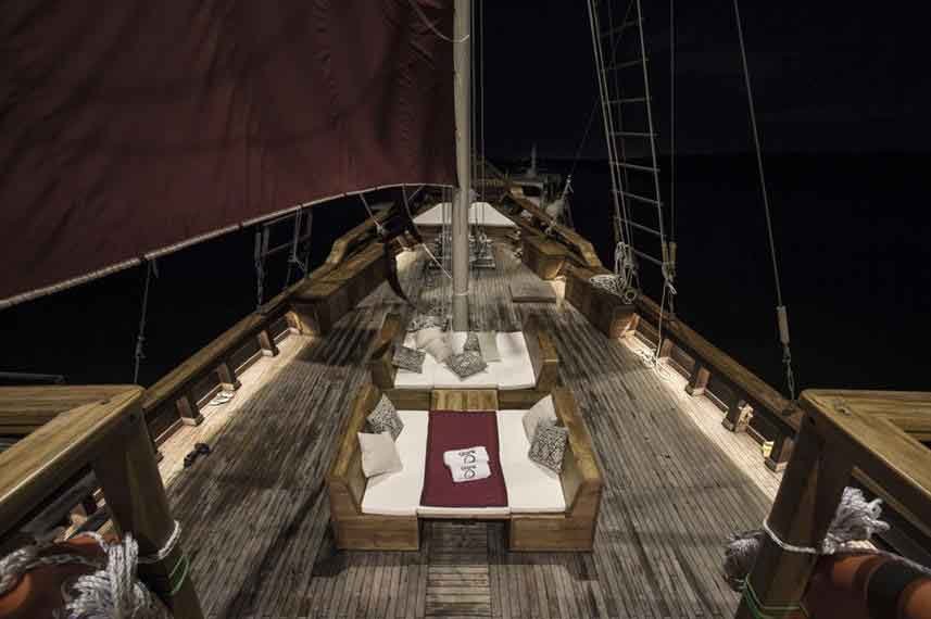 Tiare-Liveaboard-in-Indonesia-Koonam-i