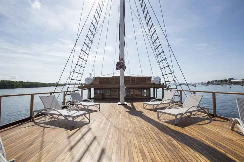 Tiare-Liveaboard-in-Indonesia-Koonam-m