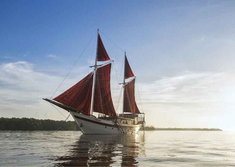 Tiare-Liveaboard-in-Indonesia-Koonam-n