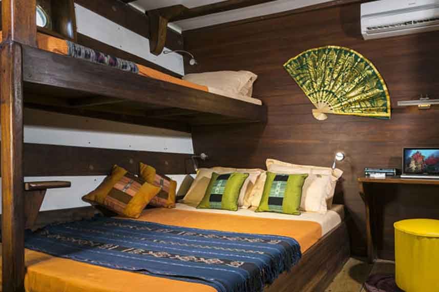 Ambai-Liveaboard-Indonesia-Koonam-DoubleTwin-Bed-Cabins-b