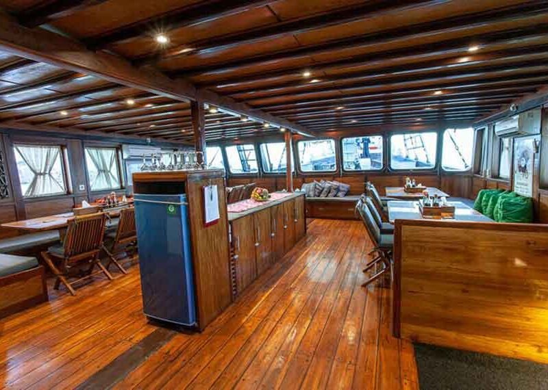 Aurora-Liveaboard-Indonesia-Koonam-d