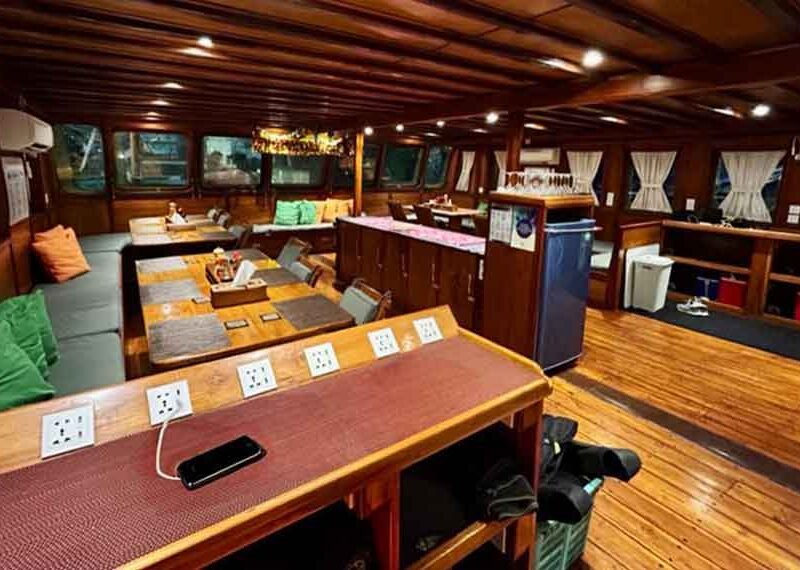 Aurora-Liveaboard-Indonesia-Koonam-h