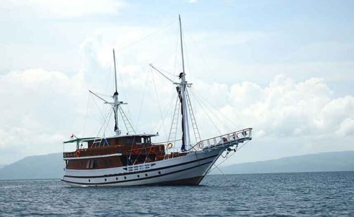 Lady-Denok-Liveaboard-Indonesia-Koonam-e