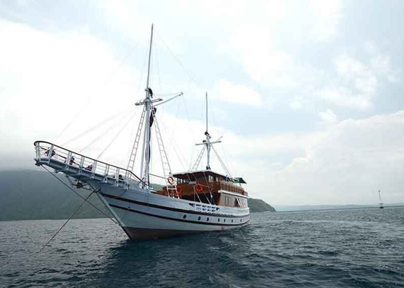 Lady-Denok-Liveaboard-Indonesia-Koonam-v