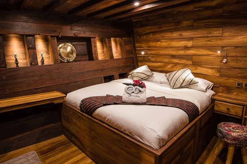 Samambaia-Liveaboard-Indonesia-Koonam-Double-Cabin-b