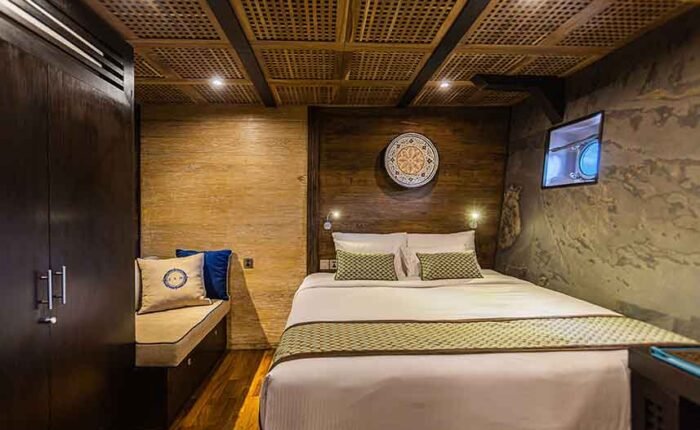 ScubaSpa-Zen-Liveaboard-Indonesia-Koonam-Sea-Star-Cabin-a