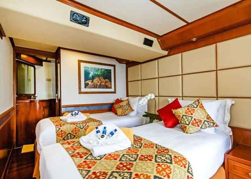 Mermaid-I-Liveaboard-Indonesia-Koonam-Deluxe-Cabins-f