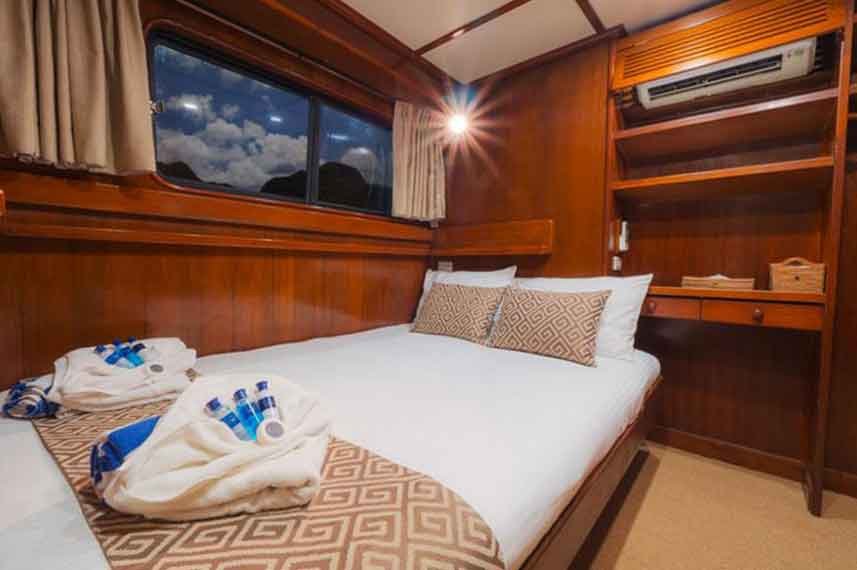 Mermaid-II-Liveaboard-Indonesia-Koonam-Deluxe-Cabins-c