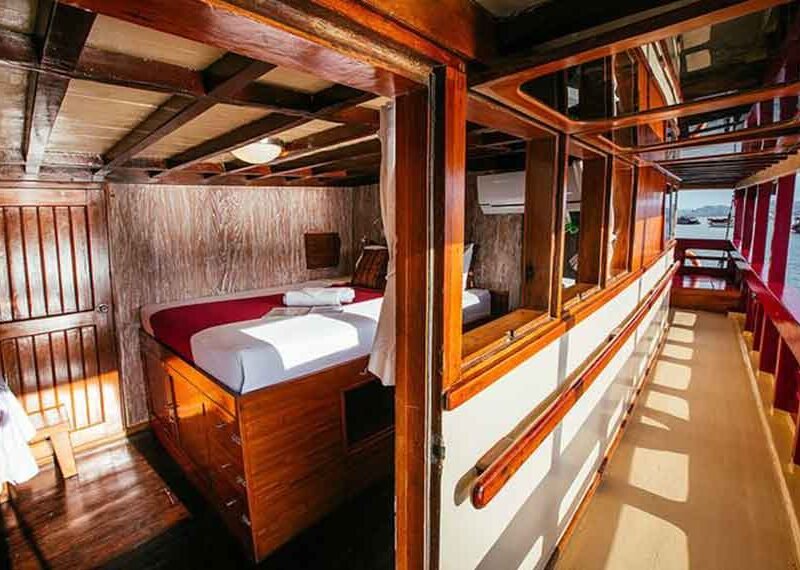 Seven-Seas-Liveaboard-Indonesia-Koonam-Upper-Deck-Double-Cabin-f