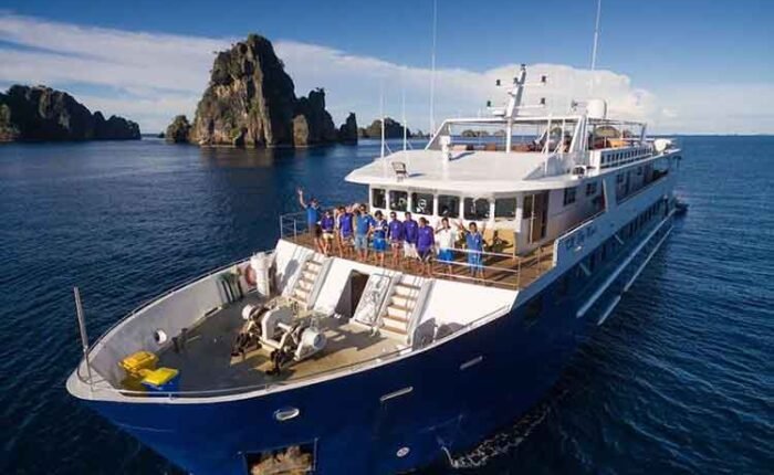 Blue-Manta-Liveaboard-Indonesia-Koonam-s