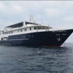 White-Manta-Liveaboard-Indonesia-Koonam-a
