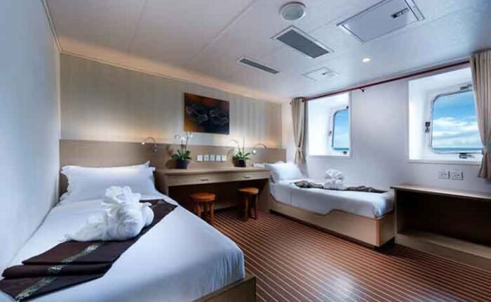 White-Manta-Main-Deck-Cabins-Liveaboard-Indonesia-Koonam-b