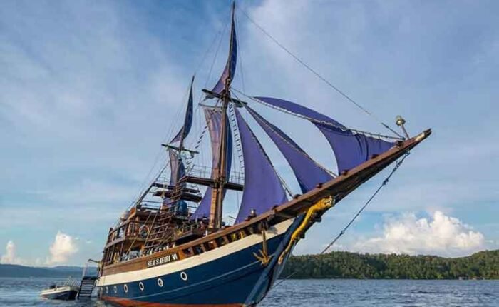 Sea-Safari-VI-Liveaboard-Indonesia-Koonam-c