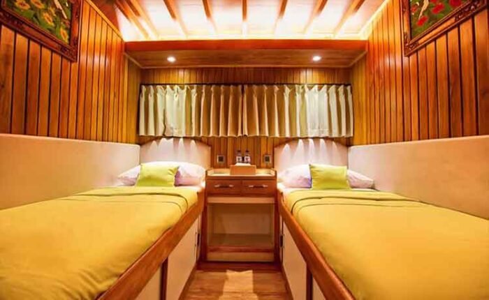 Raja-Ampat-Explorer-Twin-Cabins-Liveaboard-Indonesia-Koonam-b
