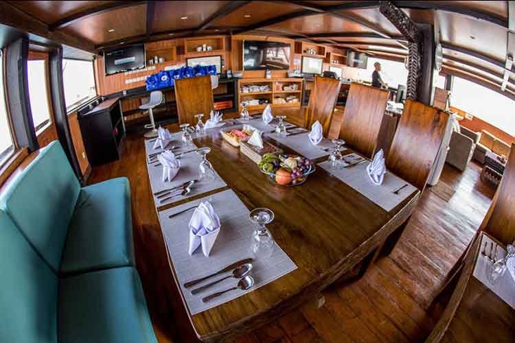 Sea-Safari-VII-Liveaboard-Indonesia-Koonam-p