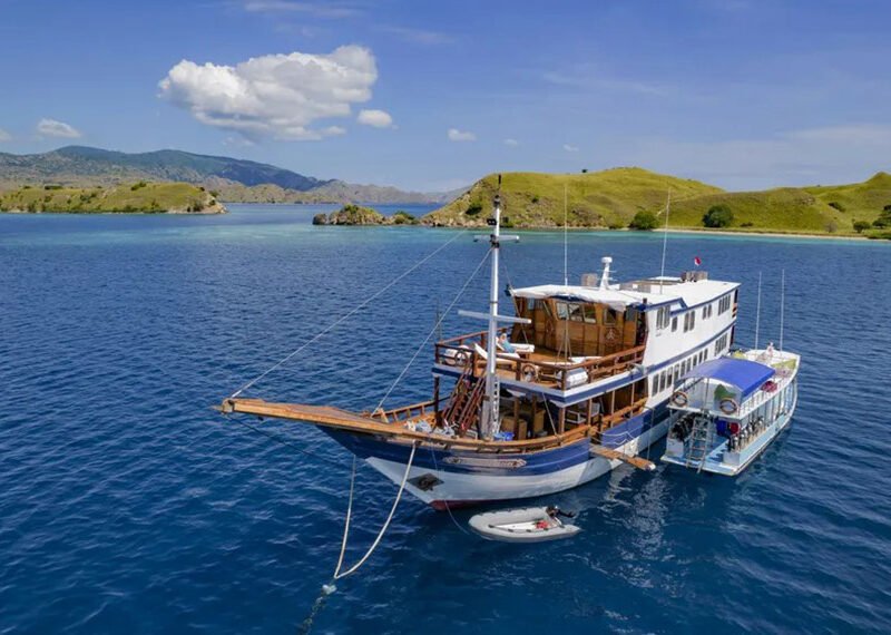 Komodo-Sea-Dragon-Liveaboard-Indonesia-Koonam-c