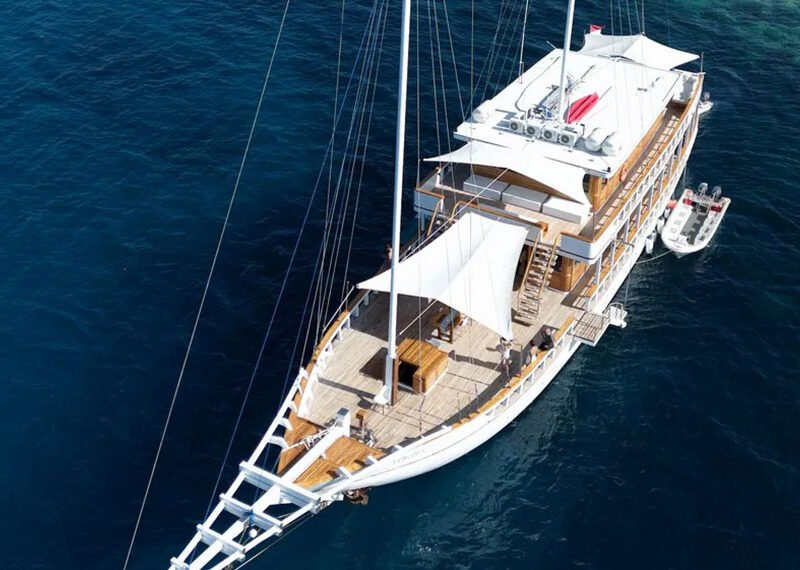 Fenides-Liveaboard-Indonesia-Koonam-m