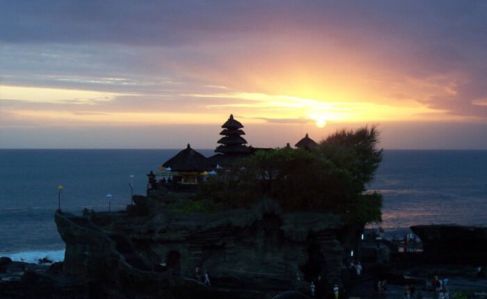 Tanah-Lot-Temple-Bali-Tour-Packages-Koonam