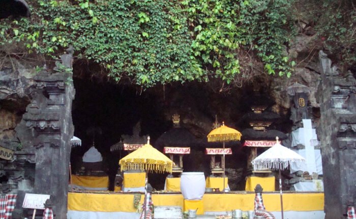 Goa-Lawah-Bali-Tour-Packages-Koonam